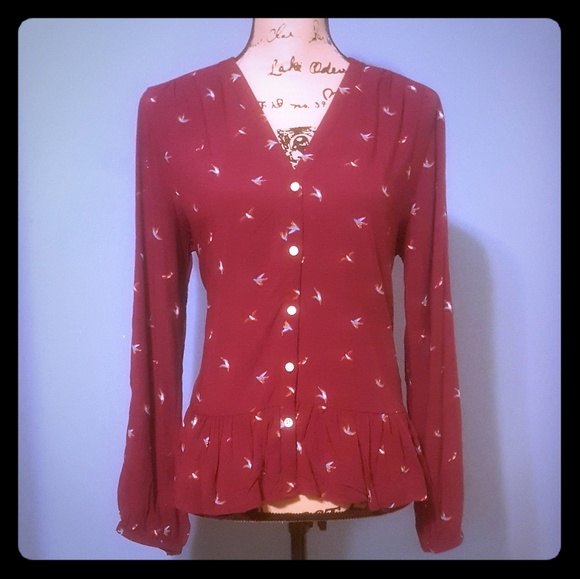 Levi's Tops - Burgundy button up top NWT